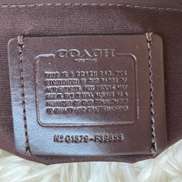 Coach Glitter ♥️ Holiday Edition Pouch/Crossbody EUC - Picture 5 of 6